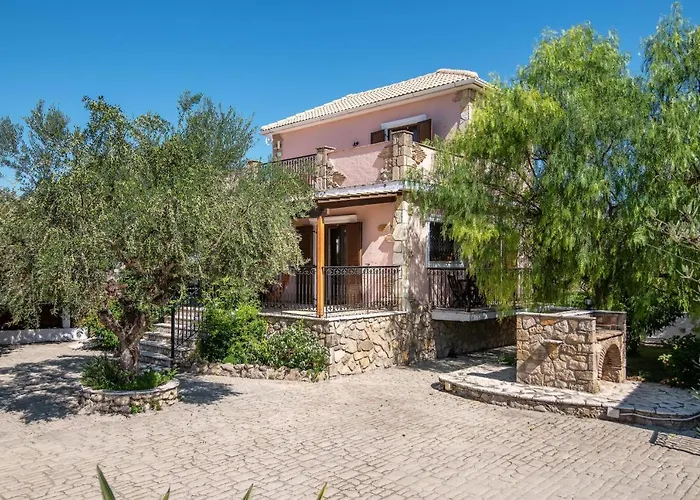 Vilă Olive Tree - 400m From The Beach, By Zantewize *