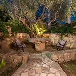 Olive Tree - 400m From The Beach, By Zantewize Willa *