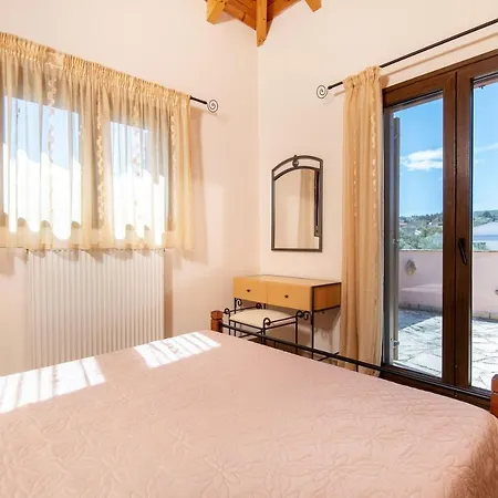 Olive Tree - 400m From The Beach, By Zantewize *